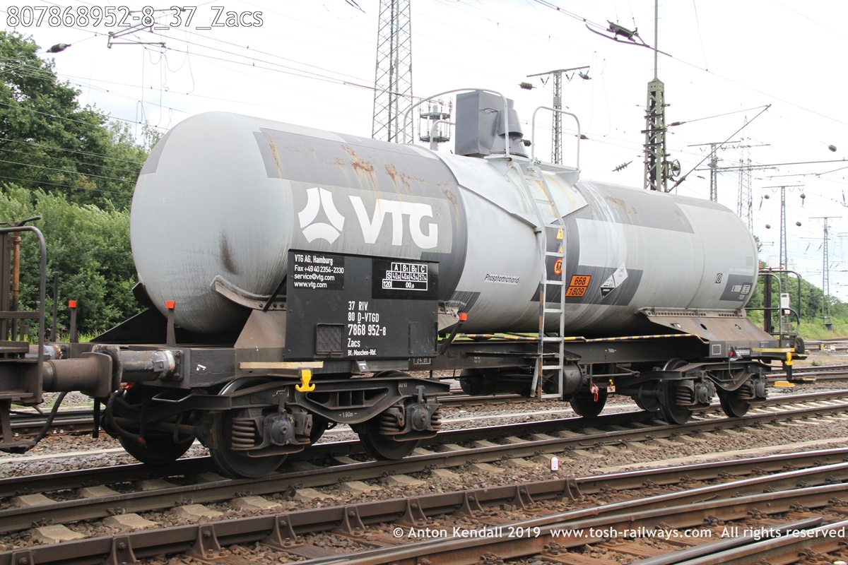 807868952-8_37_Zacs.JPG